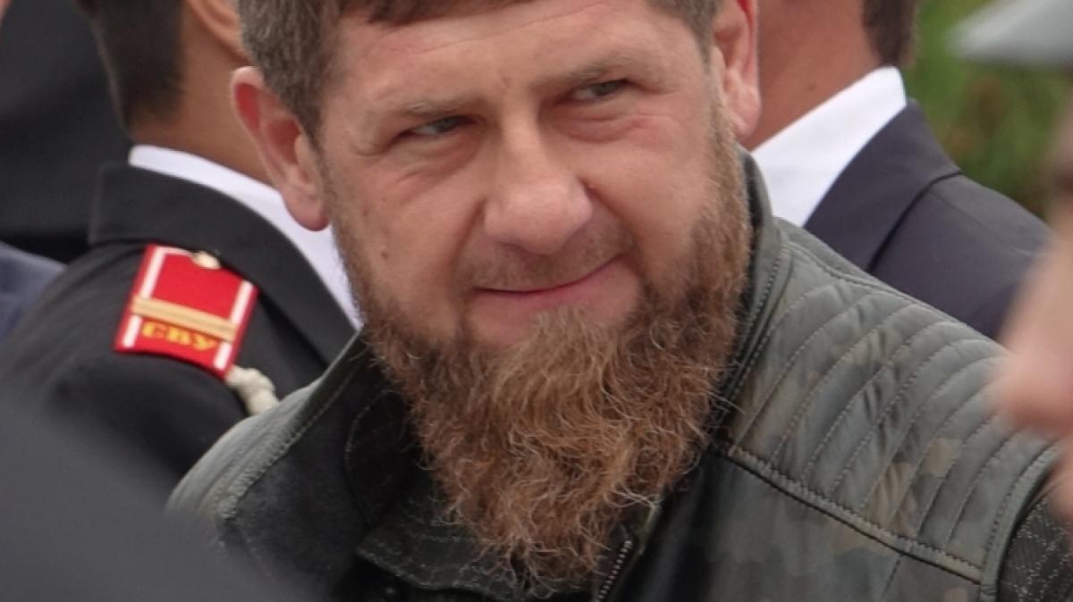 Ramsan Kadyrow (Foto) gilt als enger Vertrauter von Wladimir Putin. (Foto)