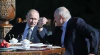 Wladimir Putin (l.) soll Belarus-Diktator Alexander Lukaschenko (r.) zur stärkeren Beteiligung am Ukraine-Krieg drängen.