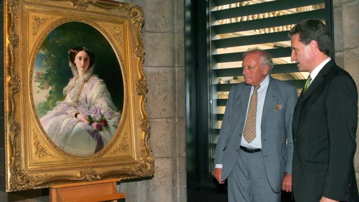 Das Gemälde von Franz Xaver Winterhalter zeigt Olga Nikolajewna Romanowa, die 1892 verstorbene Ehefrau von König Karl I. von Württemberg, als junge Frau in einem Ballkleid.