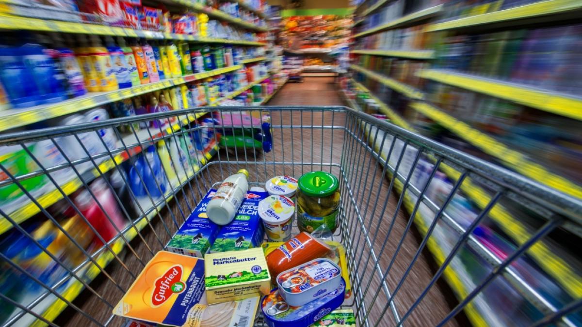 Das Einkaufen im Supermarkt soll k&uuml;nftig noch teurer werden. (Foto)