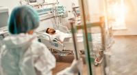 Die Lage in den Kliniken ist noch immer alarmierend.
