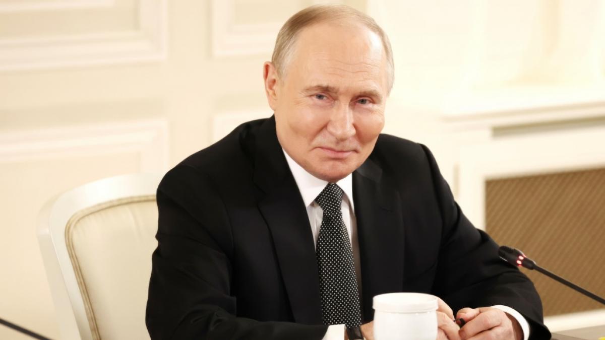 Seine Truppen wurden vermehrt in Zebra-Tarnung gesichtet - Wladimir Putin holt altbew&auml;hrte "Dazzle"-Tarnung zur&uuml;ck an die Front. (Foto)