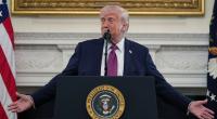 Donald Trump war vor der Veranstaltung für NCAA-Meister im Weißen Haus tagelang abgetaucht - und schürte bei seiner Rückkehr ins Rampenlicht neue Gerüchte um seinen Gesundheitszustand.