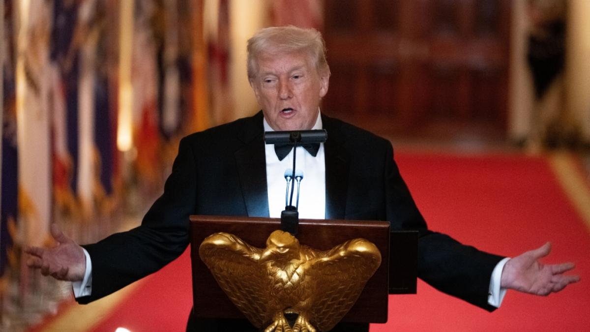 F&uuml;r Donald Trump stellen Haarsprays kein gro&szlig;es Problem f&uuml;r die Umwelt dar. Das sagte er&nbsp;beim Abendessen der National Governors Association im Wei&szlig;en Haus. (Foto)