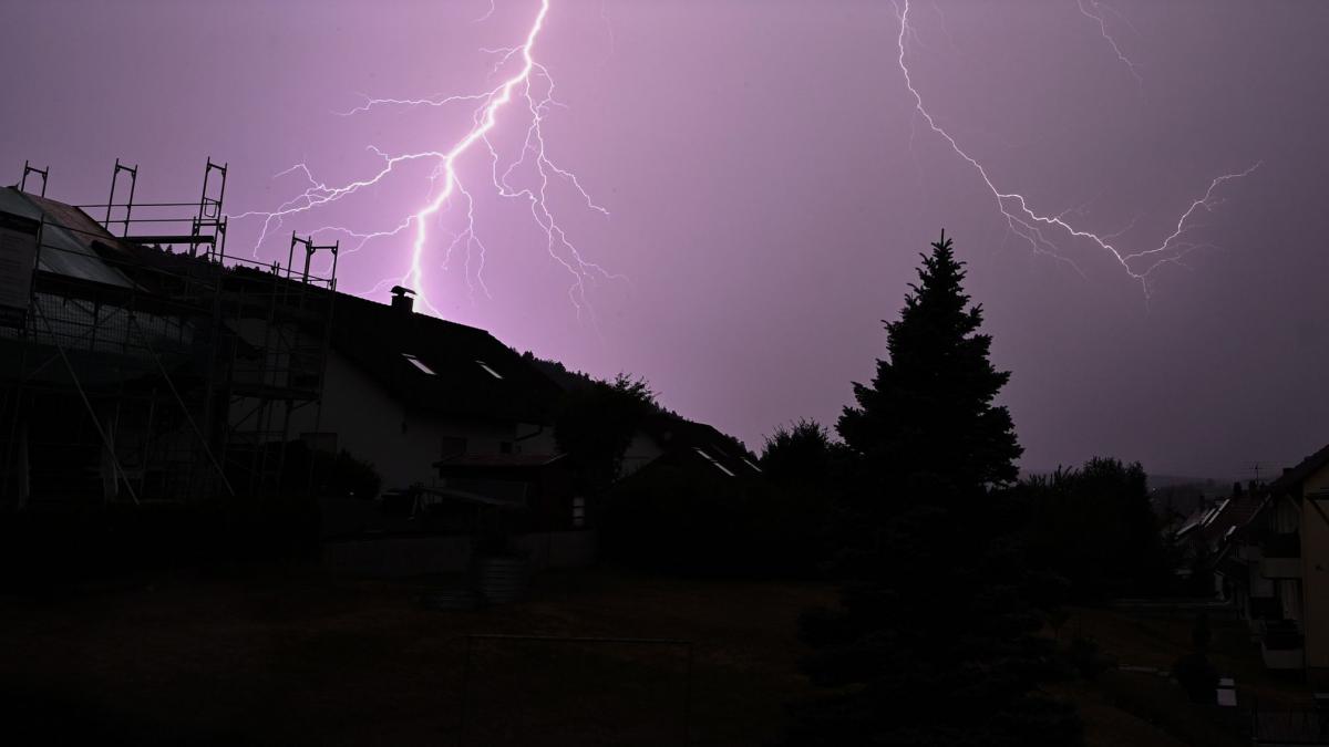 Der Deutsche Wetterdienst warnt vor einer schweren Unwetterlage. (Foto)
