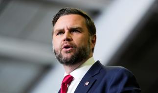 Nach dem Besuch von J.D. Vance bei den Cincinnati Bengals hagelt es Spott für den US-Vizepräsidenten.