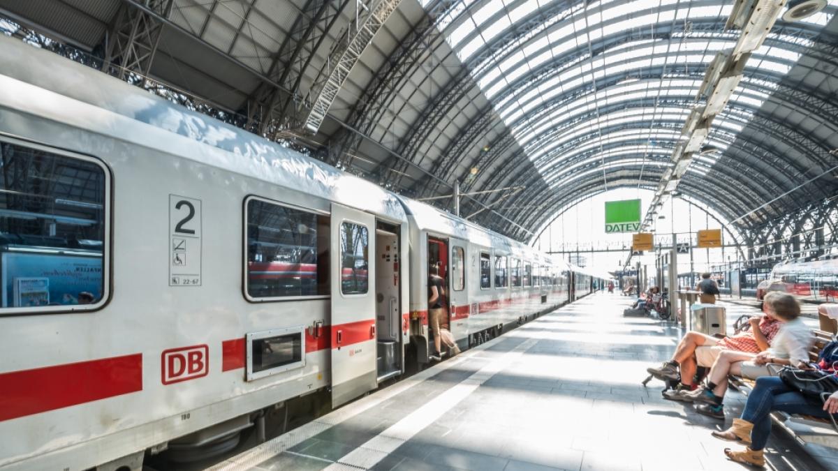Schluss mit Bier auf dem Bahnsteig: Deutsche Bahn f&uuml;hrt bundesweites Alkoholverbot ein (Foto)