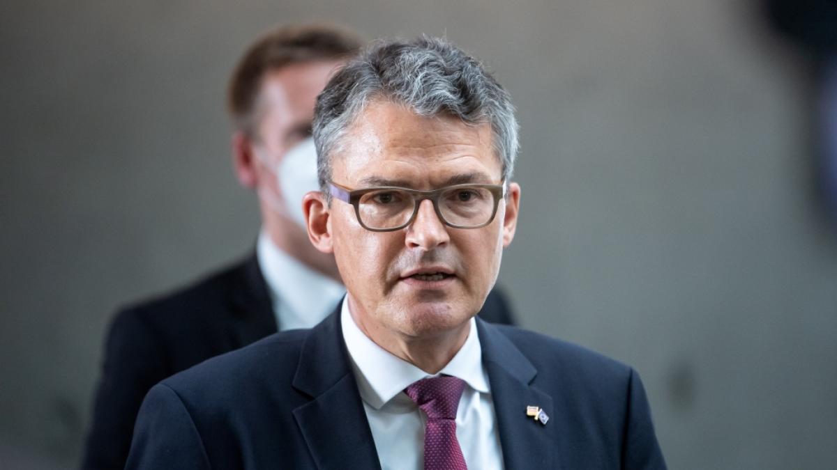 In der Debatte um eine Taurus-Lieferung f&uuml;r die Ukraine kritisierte Roderich Kiesewetter (Foto) bei "Markus Lanz" Kanzler Olaf Scholz scharf. (Foto)