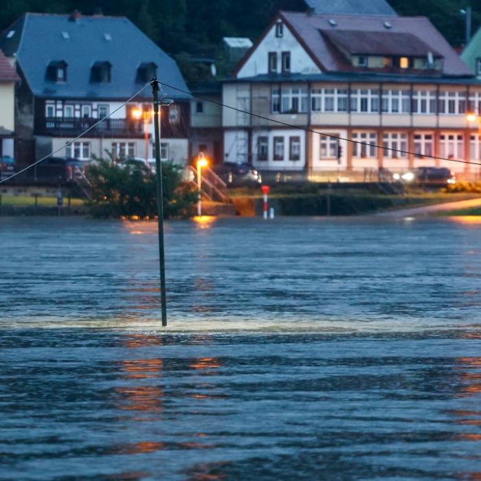 Pegel an Elbe steigt - drohendes Hochwasser an der Oder