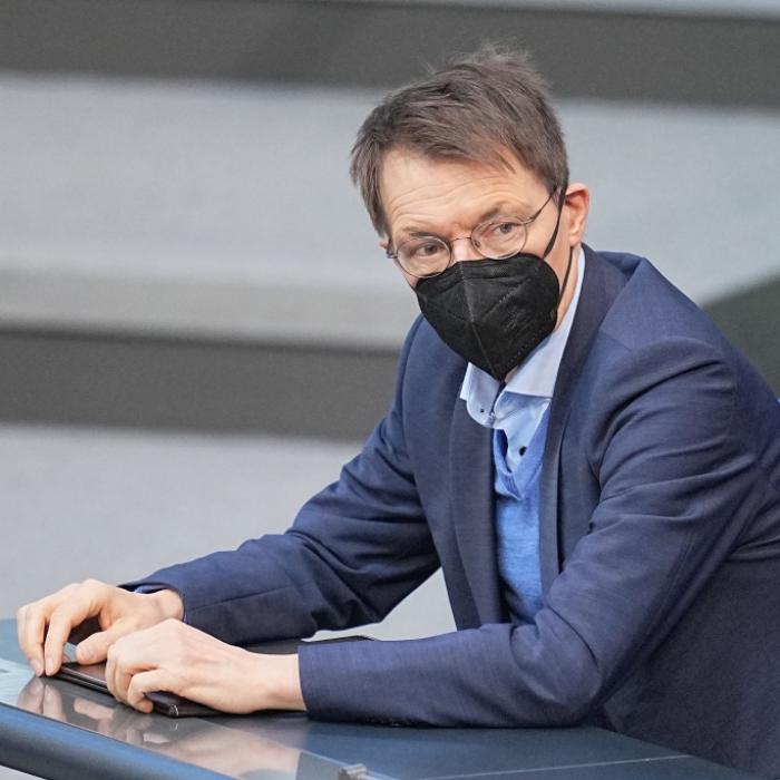 Komplettes Bundesland als Corona-Hotspot? Gesundheitsminister sorgt für Zoff