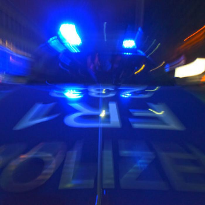 Unbekannte verprügeln Mann mit Blindenstock