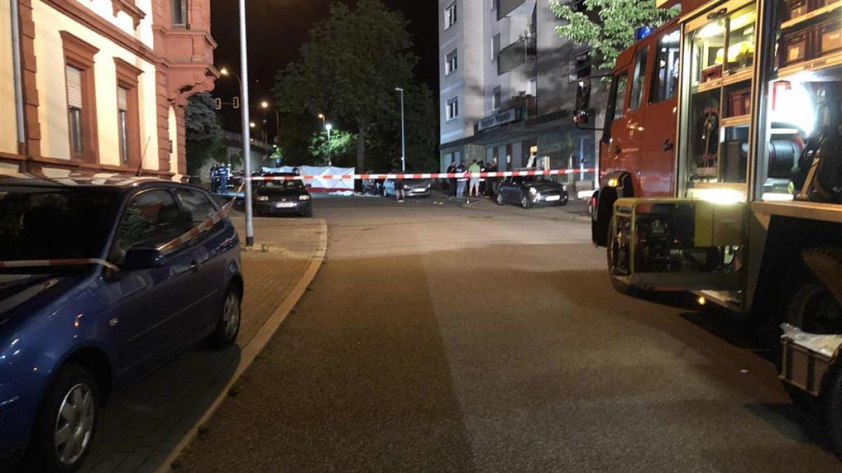 Bei einem Unfall in Pirmasens (Rheinland-Pfalz) wurde ein 39 Jahre alter Mann get&ouml;tet, sechs weitere Personen verletzt. (Foto)