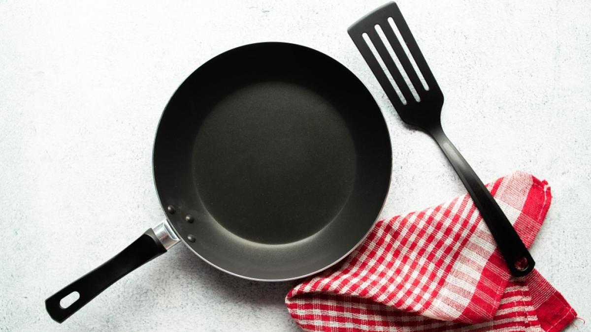Beschichtete Pfanne sind ungef&auml;hrlich, wenn man sie richtig verwendet. (Foto)