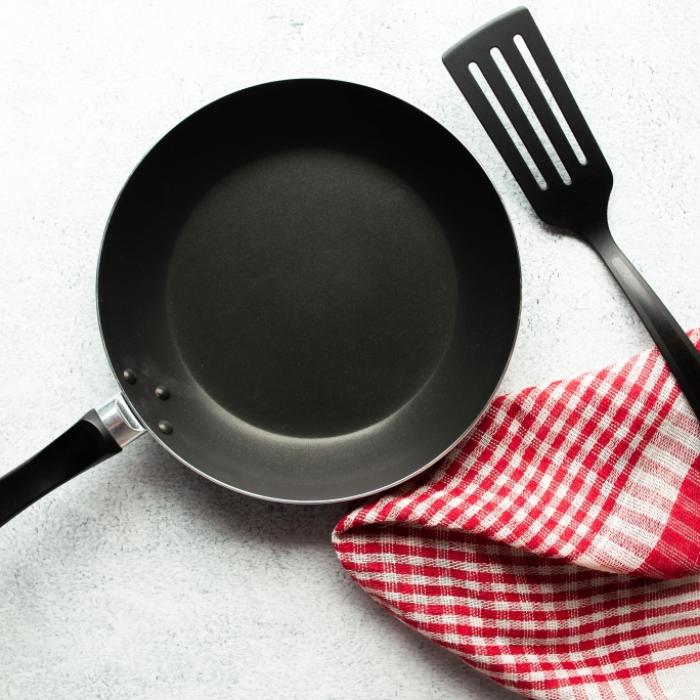 Vorsicht, Krebs?! So schädlich sind beschichtete Bratpfannen wirklich