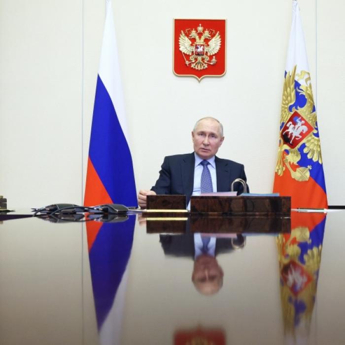 Russen-Front kollabiert nach Kesselschlacht - Putin-Jet bombardiert eigene Stadt