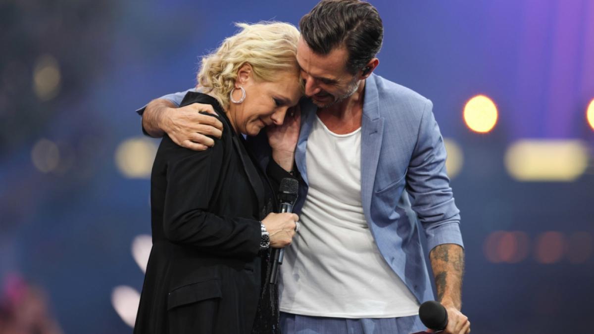 Dieses Duo geht durch dick und d&uuml;nn: ESC-Star Nicole stand bei Florian Silbereisens Schlagerstrandparty auf der G&auml;steliste und hatte eine emotionale Neuigkeit zu verk&uuml;nden. (Foto)