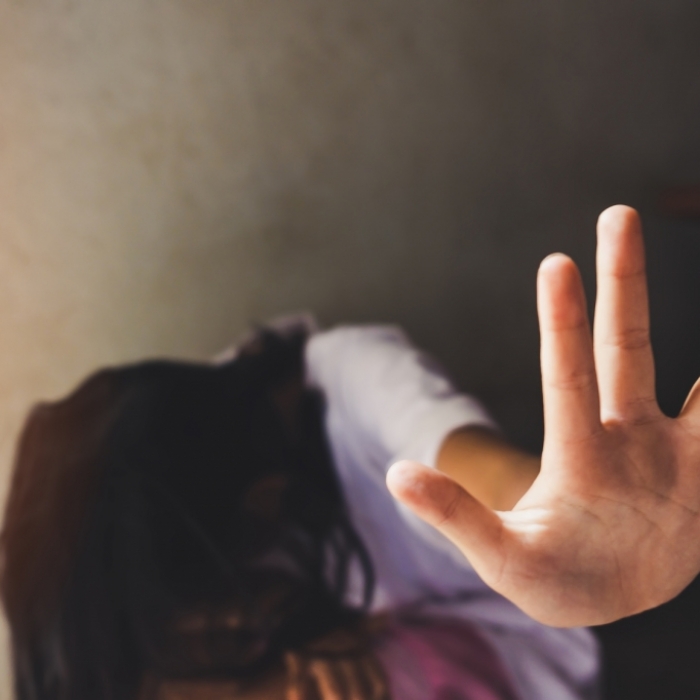 Schwangere (13) begeht Suizid nach Gruppenvergewaltigung