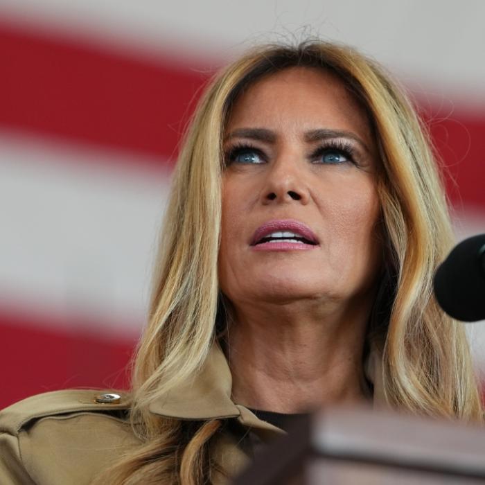 First Lady wie ausgewechselt ohne Mann Donald Trump