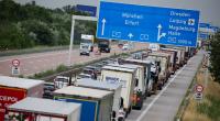 In der Urlaubszeit wird es auf Autobahnen wieder voll. (Symbolfoto)