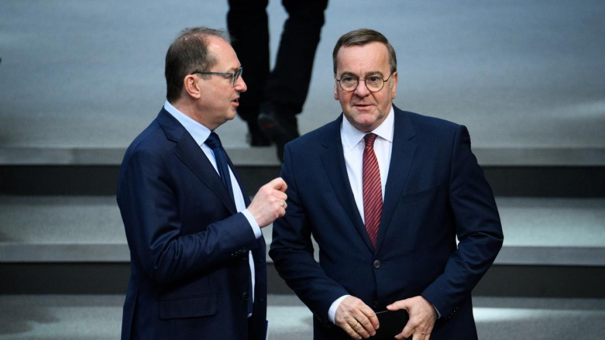 Alexander Dobrindt (l.) und Boris Pistorius (r.) d&uuml;rften in ihrem Ruhestand die h&ouml;chste Pension unter den aktuellen Bundesministern beziehen. (Foto)