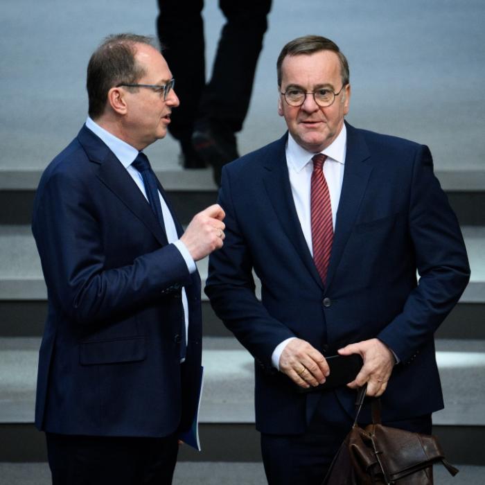 Wie hoch sind Gehalt und Pension der Bundesminister?