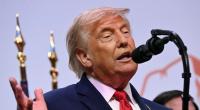 Donald Trump hat im Schloss Versailles einen Deal mit dem Iran unterzeichnet.