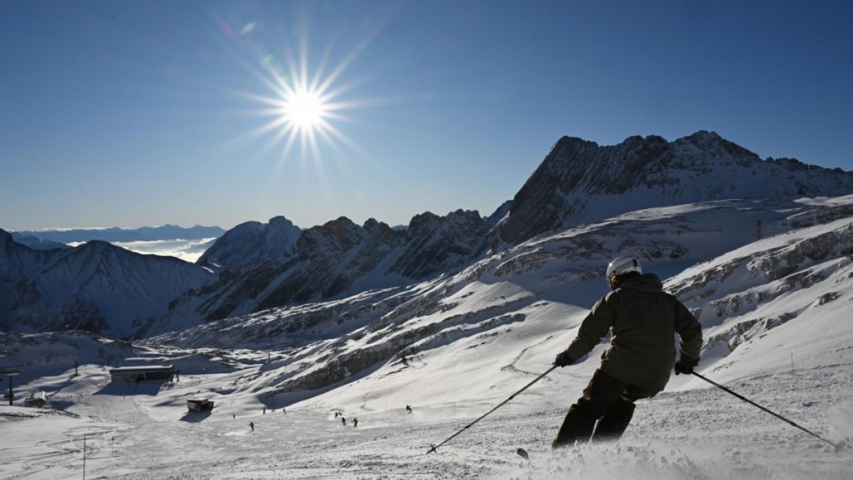 Mal eben so entspannt die Piste runterbrettern - f&uuml;r die meisten aufgrund der Kosten bald nur noch in bestimmten Gebieten m&ouml;glich. (Foto)