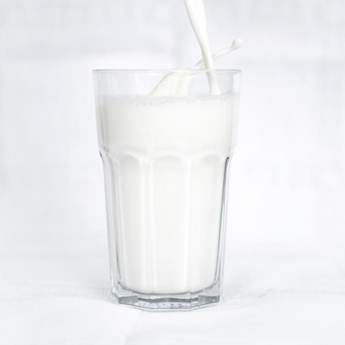 Darum gehört Milch nicht in die Kühlschranktür