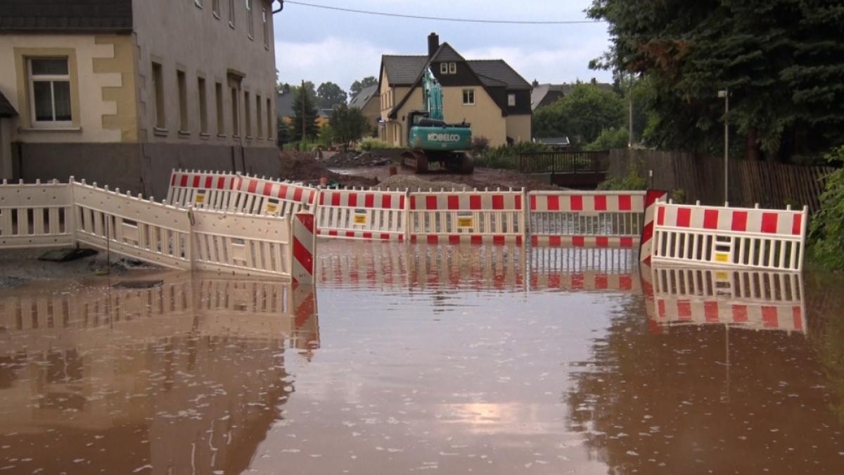 Regenmassen sorgen f&uuml;r &Uuml;berflutungen in Sachsen. (Foto)