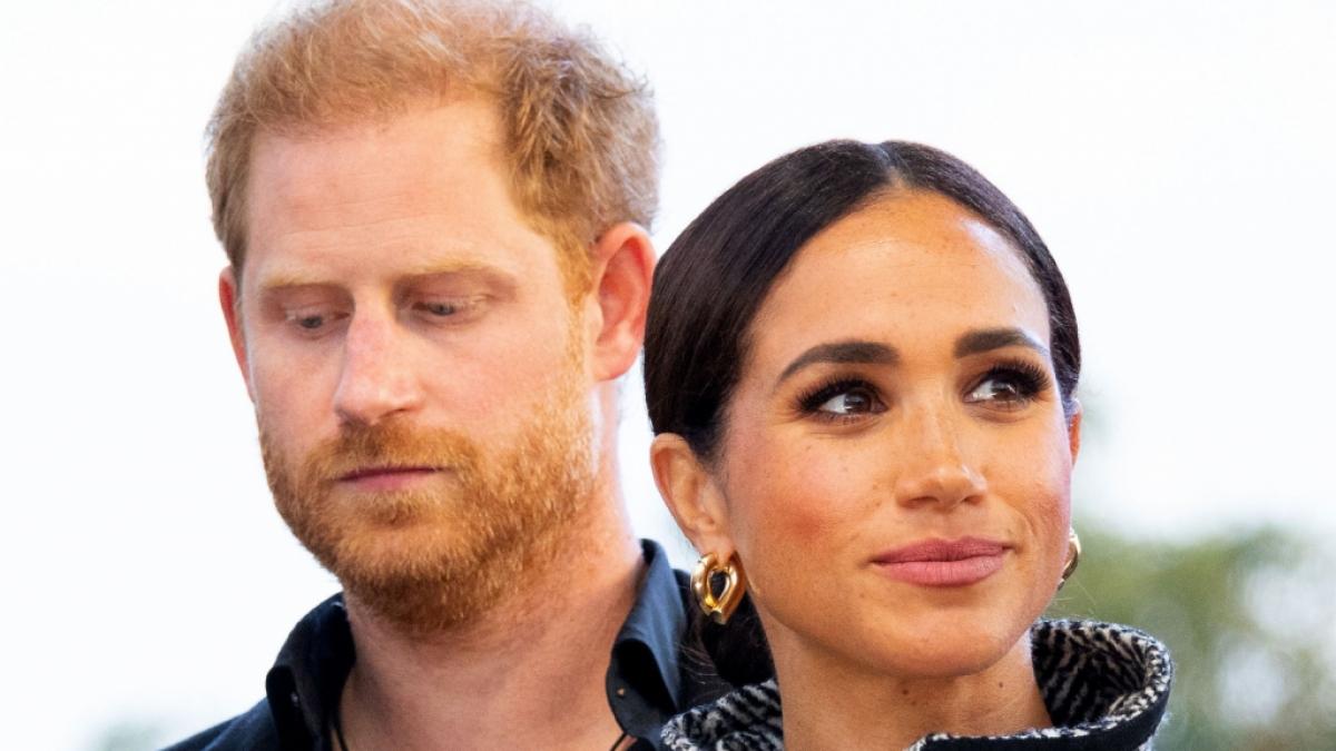 Nach dem Megxit ging's f&uuml;r Prinz Harry und Meghan Markle steil abw&auml;rts - zumindest in Sachen Beliebtheit. (Foto)