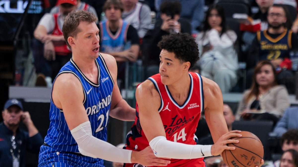 Moritz Wagner von der Orlando Magic blockt Yanic Konan Niederhauser von den Los Angeles Clippers, am 22.02.2026. (Symbolbild) (Foto)