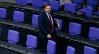 Wegen den Haushaltsplänen der Bundesregierung gibt es Kritik an SPD-Finanzminister Lars Klingbeil.