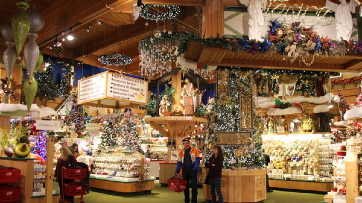 Die USA ist das Land der Superlative. Natürlich gibt es hier einen Laden für Weihnachtsdeko im XXL-Format! (Foto)