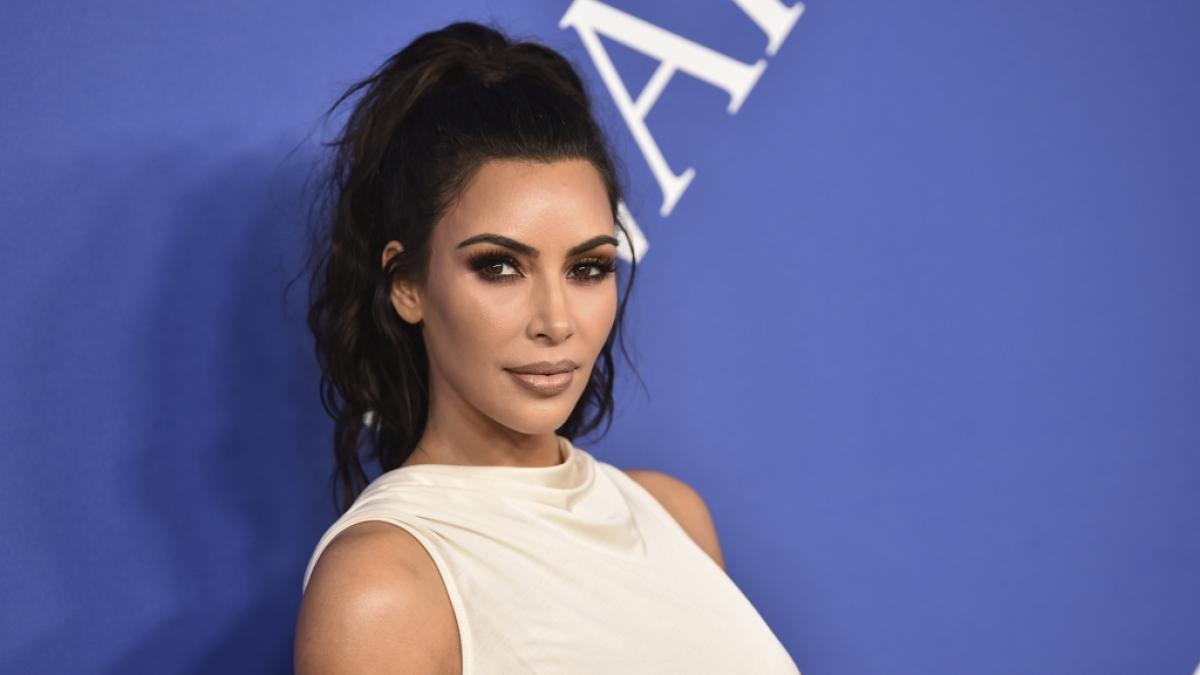 Kim Kardashian ist obenrum pl&ouml;tzlich v&ouml;llig ver&auml;ndert. (Foto)