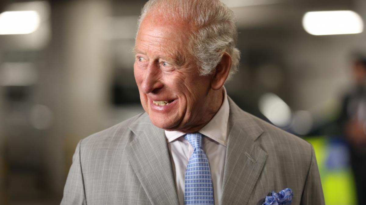 K&ouml;nig Charles III. sorgt h&ouml;chstpers&ouml;nlich daf&uuml;r, dass seine Angestellten in der Palastk&uuml;che ihren Job im K&ouml;nigshaus nie wieder vergessen. (Foto)