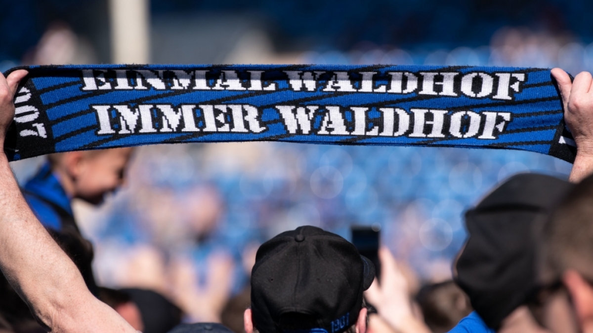 Die Fans vom SV Waldhof Mannheim tun was sie k&ouml;nnen, um ihren Verein zu unterst&uuml;tzen. (Symbolbild) (Foto)