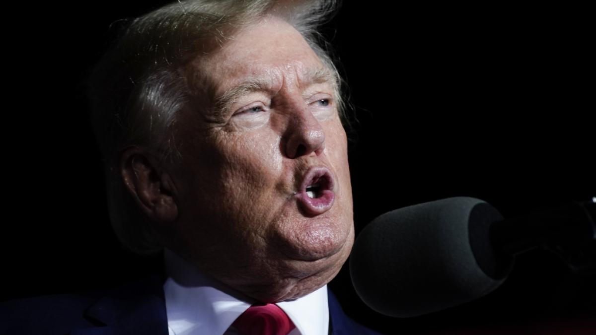 Bei der FBI-Razzia in Donald Trumps Anwesen in Florida wurden offenbar kistenweise streng geheime Unterlagen sichergestellt, unter denen sich auch Atomwaffen-Dokumente befunden haben sollen. (Foto)