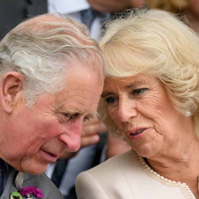 Skandalöse Affäre! Royal lässt schwangere Ehefrau sitzen