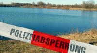 Einem 31-jährigen Kubaner wird vorgeworfen, seine Artisten-Freundin Ende April 2019 ermordet zu haben. Danach soll er die Leiche in einen Kunststoffsack gesteckt, diesen beschwert und in den Altrhein geworfen haben.
