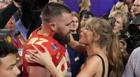 Nach dem Spiel war wieder alles gut: Taylor Swift konnte es trotz Travis' Ausraster kaum erwarten, ihren Freund zu beglückwünschen.