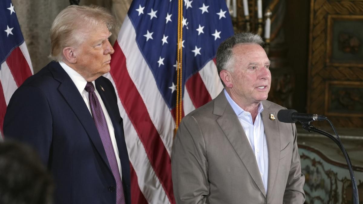 Donald Trump an der Seite von Steve Witkoff (rechts). Er f&uuml;hrt unter anderem die Verhandlungen mit Wladimir Putin. (Foto)