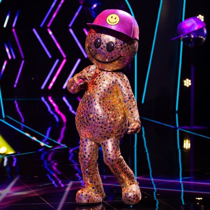 Diese Promi-Dame wurde als goldenes Emoji demaskiert