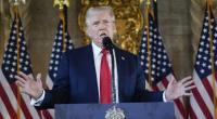 Der republikanische Präsidentschaftskandidat und ehemalige US-Präsident Donald Trump spricht in seinem Anwesen Mar-a-Lago zu Reportern.    
