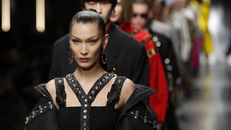 Bella Hadid brachte ihre derzeit 31,9 Millionen Abonnenten mit einem Halbnacktkracher für Chanel um den Verstand.