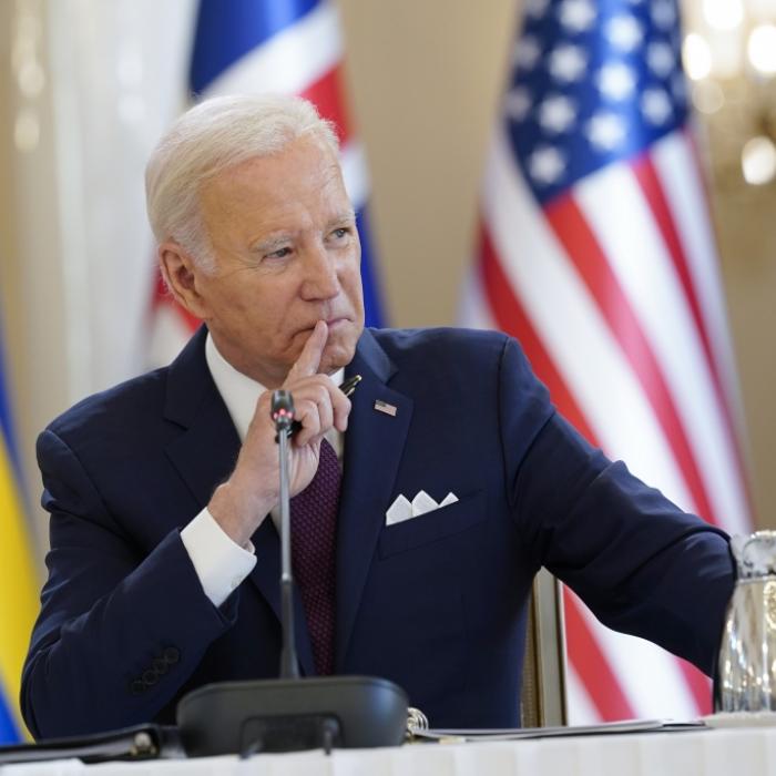 US-Präsident knabberte an Mädchen? Dieses Video schockte das Netz