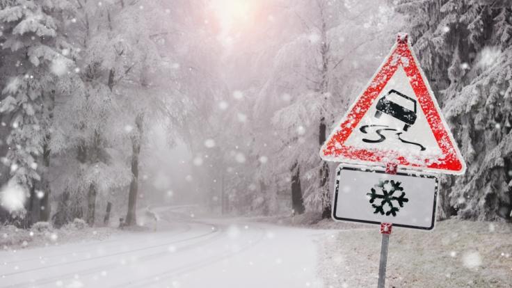 Der Deutsche Wetterdienst warnt aktuell vor Blitzeis.