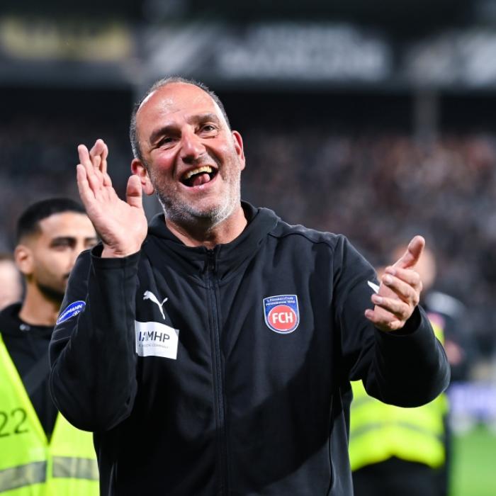 So lebt der Trainer des 1. FC Heidenheim mit seiner Familie