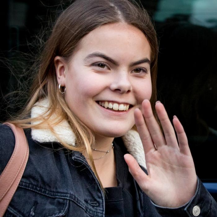 Ungewohnt private Einblicke! HIER tanzen die Royals auf TikTok