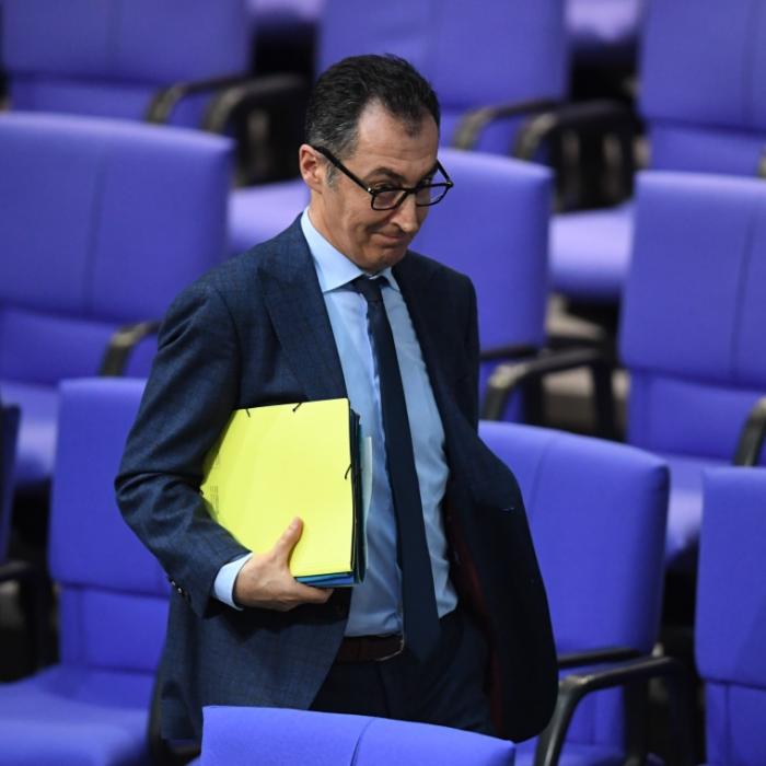 Milch bald teurer? Grünen-Minister will Bauern stärken