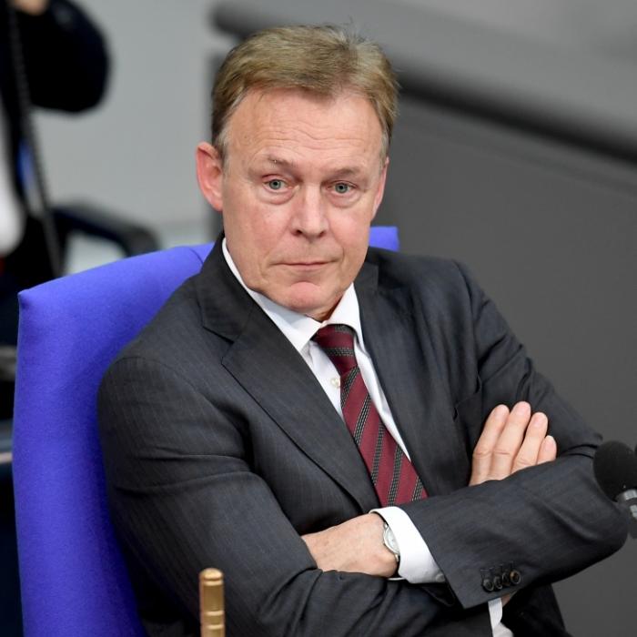 Kollaps vor Live-Schalte im TV! SPD-Politiker (66) gestorben